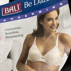 NWT Black Bali 2420 Underwire Bra 38 D Shimmering Sheer Keyhole Lace Accents